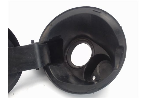 Recambio de tapa exterior combustible para peugeot 2008 1.6 hdi referencia OEM IAM 9677638680 9677638880 
