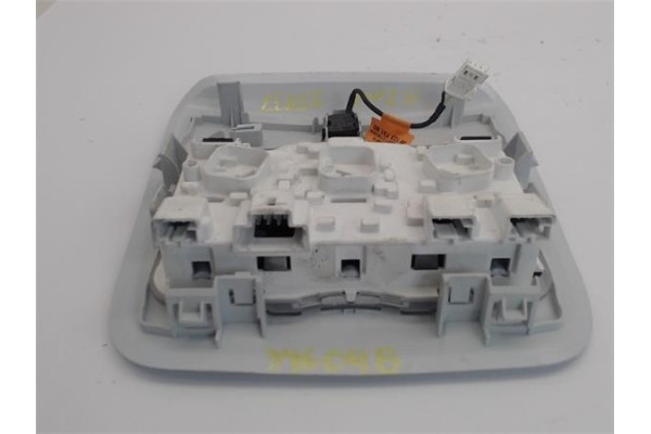 Recambio de luz delantero central techo para peugeot 2008 1.6 hdi referencia OEM IAM 9673810977 1073037 
