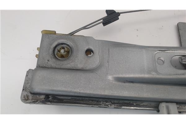 Recambio de mecanismo elevalunas delantero derecho para peugeot 207 referencia OEM IAM 9681182280S 400912C 