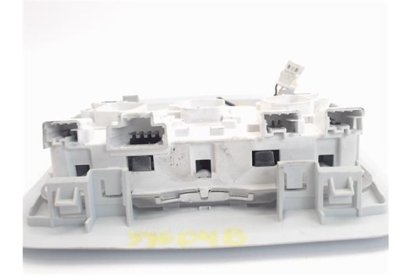 Recambio de luz delantero central techo para peugeot 2008 1.6 hdi referencia OEM IAM 9673810977 1073037 
