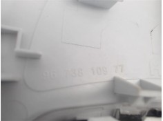 Recambio de luz delantero central techo para peugeot 2008 1.6 hdi referencia OEM IAM 9673810977 1073037 