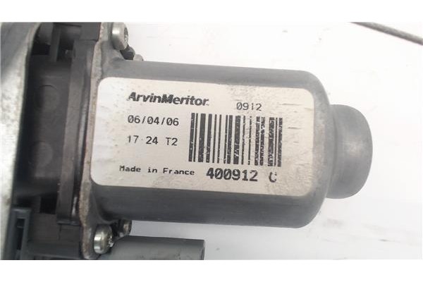 Recambio de mecanismo elevalunas delantero derecho para peugeot 207 referencia OEM IAM 9681182280S 400912C 