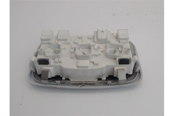 Recambio de luz trasero central techo para peugeot 2008 1.6 hdi referencia OEM IAM 96781445PR 96781444PR 