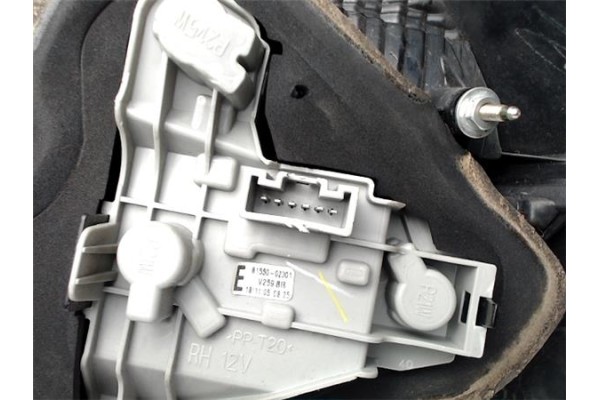 Recambio de piloto trasero izquierdo para toyota corolla (e12) 2.0 d-4d referencia OEM IAM 8155002301  