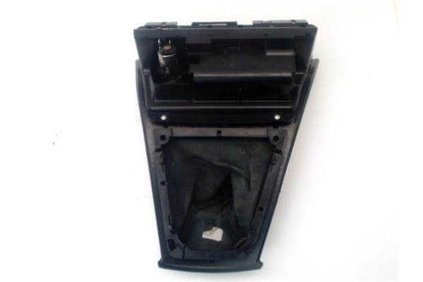 Recambio de embellecedor consola central para bmw serie x3 (e83) 3.0d referencia OEM IAM 51453401825  