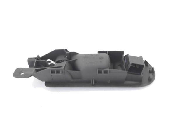 Recambio de manilla int. puerta delantero derecha para volkswagen passat berlina (3b2) 1.8 básico referencia OEM IAM 3B1837114T 