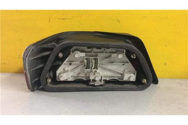 Recambio de piloto trasero derecho para peugeot 605 2.0 sli referencia OEM IAM E288024  