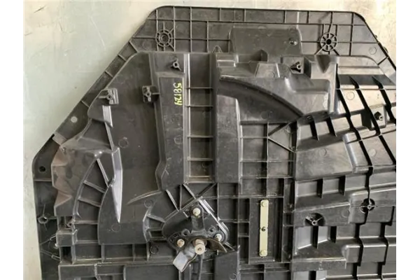 Recambio de porta rueda para renault grand scenic iv 1.2 tce referencia OEM IAM 745148151R 997501323R 
