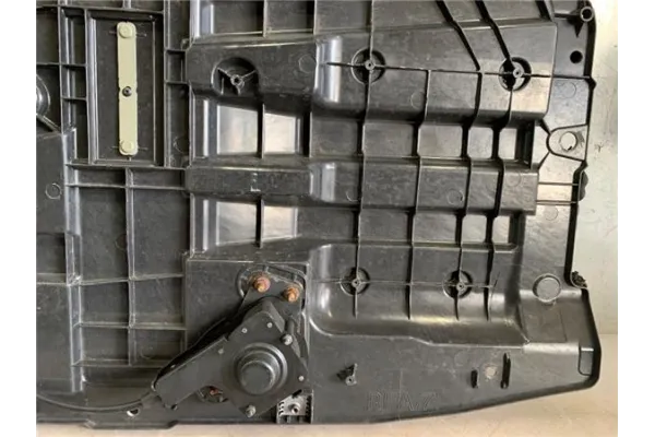 Recambio de porta rueda para renault grand scenic iv 1.2 tce referencia OEM IAM 745148151R 997501323R 