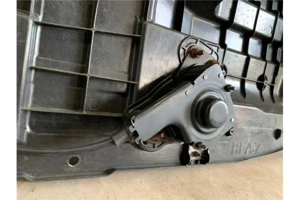Recambio de porta rueda para renault grand scenic iv 1.2 tce referencia OEM IAM 745148151R 997501323R 