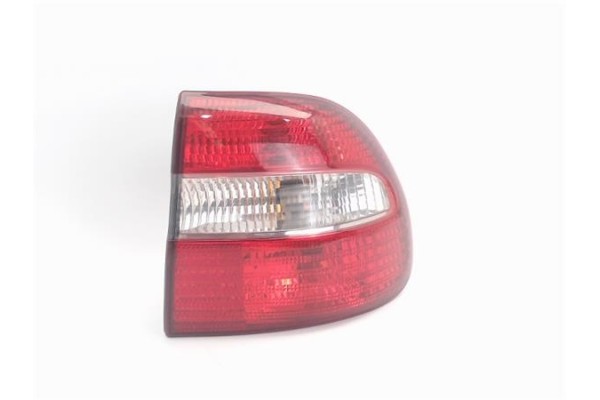 Recambio de piloto trasero derecho para volvo v40 familiar referencia OEM IAM   