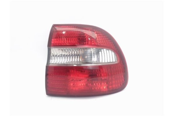 Recambio de piloto trasero derecho para volvo v40 familiar referencia OEM IAM   