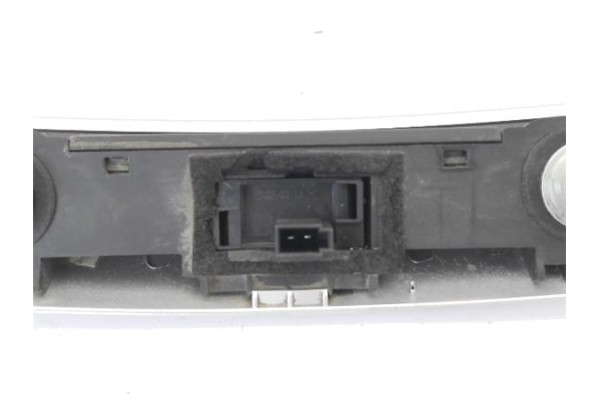 Recambio de maneta exterior porton para opel corsa d 1.2 referencia OEM IAM 13251586  