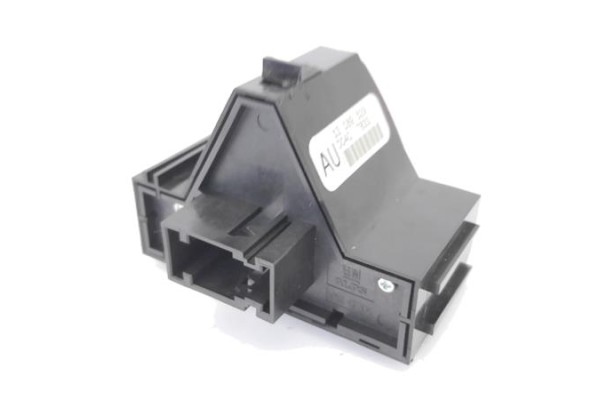 Recambio de interruptor luces emergencia para opel corsa d 1.2 referencia OEM IAM 13189800  