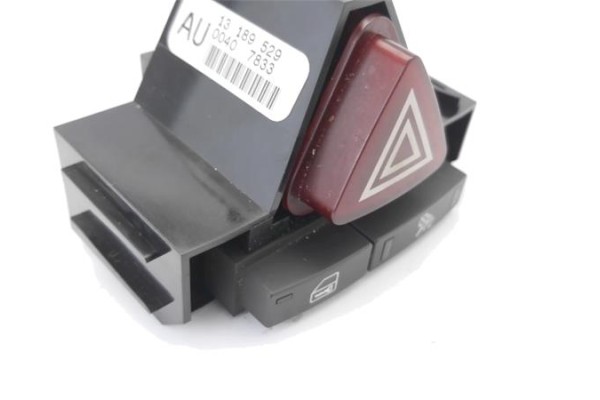 Recambio de interruptor luces emergencia para opel corsa d 1.2 referencia OEM IAM 13189800  