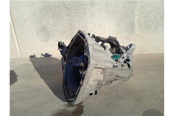 Recambio de caja cambios manual para renault megane iii sport tourer 1.5 dynamique referencia OEM IAM 320108243R  