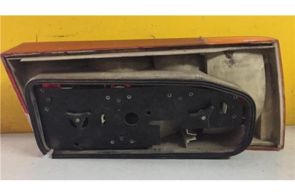 Recambio de piloto trasero izquierdo para peugeot 505 berlina 1.4 gl referencia OEM IAM   