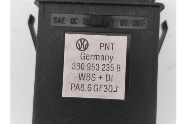 Recambio de interruptor luces emergencia para volkswagen passat berlina (3b2) 1.8 básico referencia OEM IAM 3B0953235D  