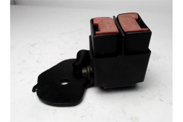 Recambio de anclaje cinturon trasero izquierdo para renault clio ii fase i (b/cb0) 1.5 dci (b/cb07) referencia OEM IAM 820068404