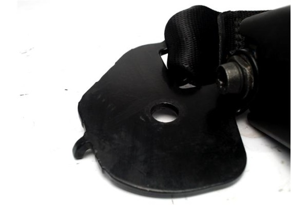 Recambio de anclaje cinturon trasero izquierdo para renault clio ii fase i (b/cb0) 1.5 dci (b/cb07) referencia OEM IAM 820068404