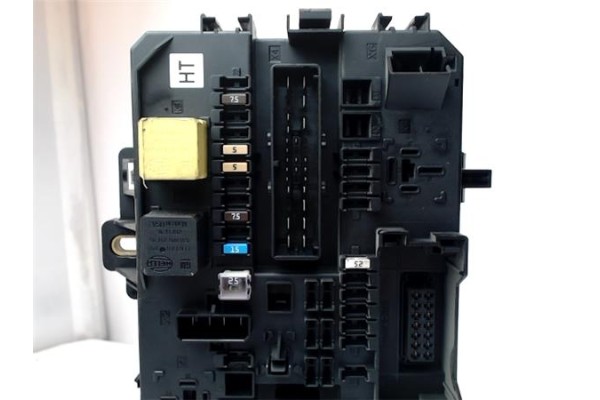 Recambio de caja fusibles/rele para opel astra h berlina 1.7 cdti referencia OEM IAM 13222173 5DK00866933 