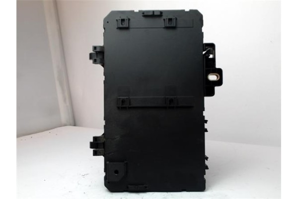 Recambio de caja fusibles/rele para opel astra h berlina 1.7 cdti referencia OEM IAM 13222173 5DK00866933 