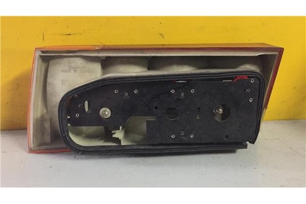 Recambio de piloto trasero derecho para peugeot 505 berlina 1.4 gl referencia OEM IAM   