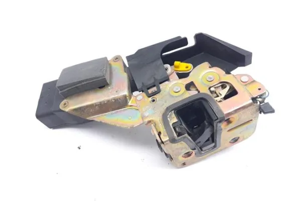 Recambio de cierre electromagnetico trasero derecho para volvo s40 berlina 1.8 i referencia OEM IAM 30850811  