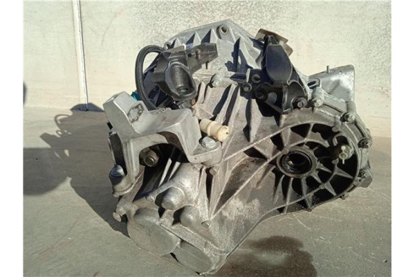Recambio de caja cambios manual para renault megane iii sport tourer 1.5 dynamique referencia OEM IAM 320108243R  