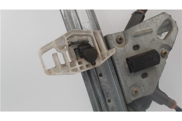 Recambio de mecanismo elevalunas delantero izquierdo para peugeot 206 referencia OEM IAM   