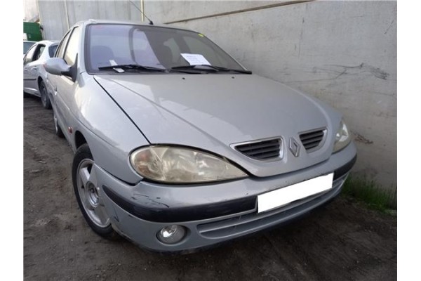 renault megane i classic (la0) del año 2000