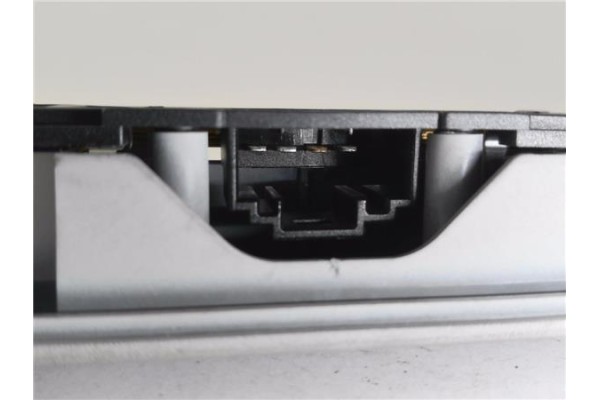 Recambio de luz delantero central techo para audi a3 (8p1) 2.0 tdi 16v referencia OEM IAM 8E0947111A  