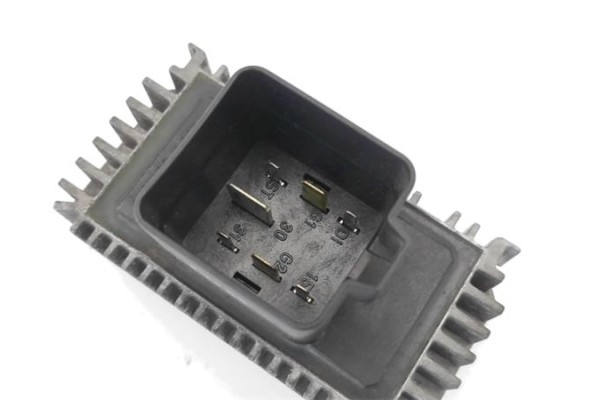 Recambio de caja precalentamiento para saab 9-3 berlina 1.9 tid referencia OEM IAM 55354141 51299018A 