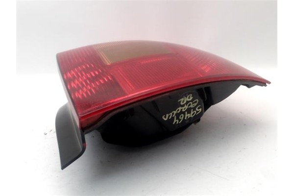 Recambio de piloto trasero derecho para toyota corolla (e12) 2.0 d-4d referencia OEM IAM 8155113610  