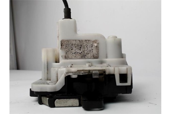Recambio de cierre electromagnetico delantero derecho para fiat 500 1.3 d multijet referencia OEM IAM 51827593  