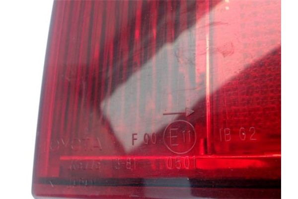 Recambio de piloto trasero derecho para toyota corolla (e12) 2.0 d-4d referencia OEM IAM 8155113610  
