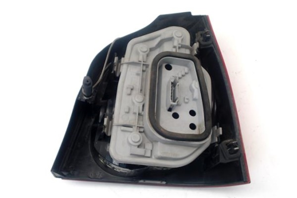 Recambio de piloto trasero izquierdo para volkswagen polo iv (9n1) 1.4 tdi referencia OEM IAM 6Q6945095G 6Q6945095B 