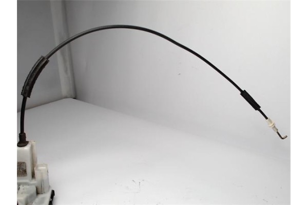Recambio de cierre electromagnetico delantero izquierdo para fiat 500 1.3 d multijet referencia OEM IAM 805032F010  