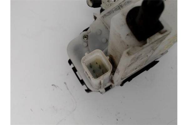 Recambio de cierre electromagnetico delantero izquierdo para fiat 500 1.3 d multijet referencia OEM IAM 805032F010  