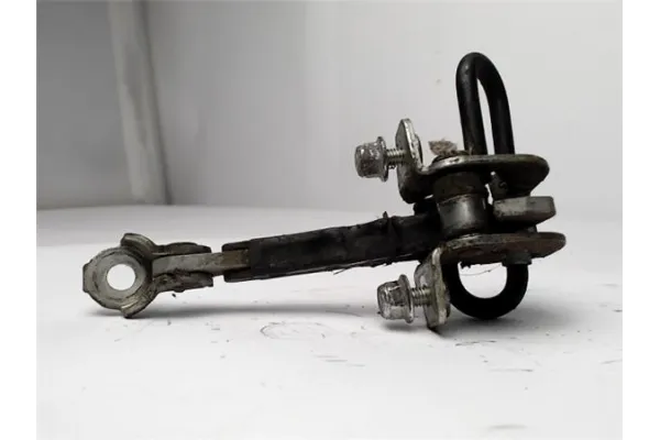 Recambio de bisagra sup. puerta delantero izquierda para fiat 500 1.3 d multijet referencia OEM IAM 51825647  