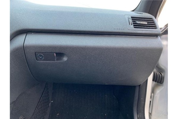 Recambio de tapa guantera para mercedes-benz clase c (bm 204) berlina 3.0 c 280 (204.054) referencia OEM IAM   