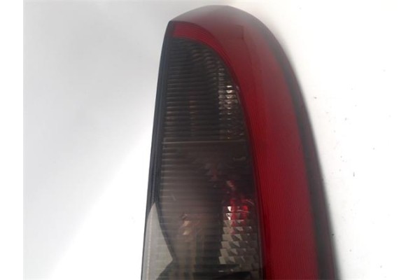 Recambio de piloto trasero derecho para opel corsa c 1.2 cosmo referencia OEM IAM 1222057 89302220 