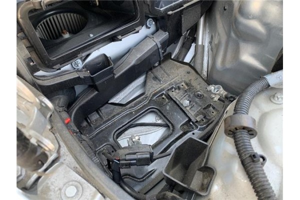 Recambio de soporte bateria para mercedes-benz clase c (bm 204) berlina 3.0 c 280 (204.054) referencia OEM IAM   