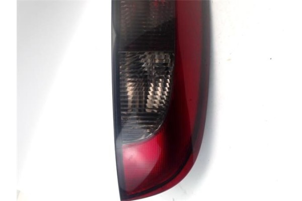 Recambio de piloto trasero derecho para opel corsa c 1.2 cosmo referencia OEM IAM 1222057 89302220 