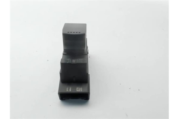Recambio de mando elevalunas para suzuki swift iii (sg) 1.5 referencia OEM IAM 62J003564T  