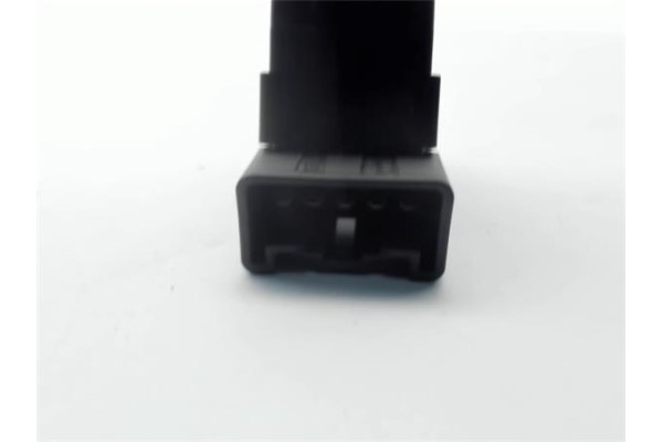 Recambio de mando elevalunas para suzuki swift iii (sg) 1.5 referencia OEM IAM 62J003564T  