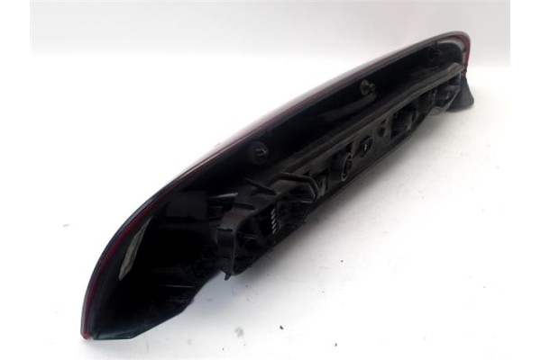 Recambio de piloto trasero derecho para opel corsa c 1.2 cosmo referencia OEM IAM 1222057 89302220 
