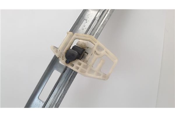 Recambio de mecanismo elevalunas delantero izquierdo para peugeot 206 referencia OEM IAM   