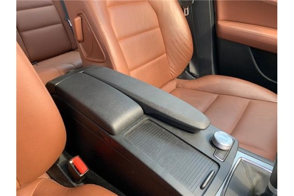 Recambio de reposabrazos para mercedes-benz clase c (bm 204) berlina 3.0 c 280 (204.054) referencia OEM IAM   