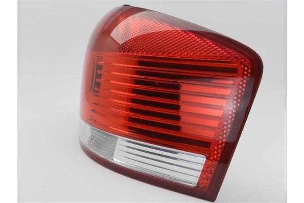 Recambio de piloto trasero derecho para audi a3 (8p1) 2.0 tdi 16v referencia OEM IAM 8P0945096  